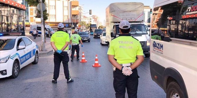 İstanbul'da araçlarda Kovid-19 denetimi