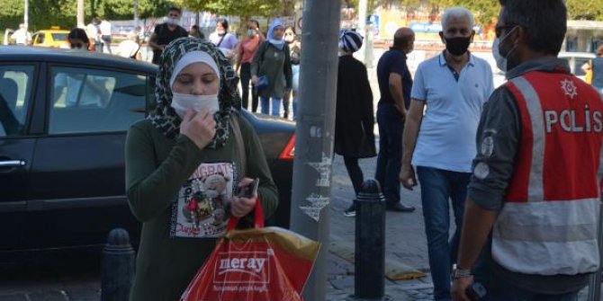 Avcılar'da polis denetimini gören maskesini taktı