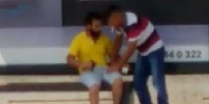 Satmak istediği dua kitabını almayan engelliyi, bıçak tehdidiyle gasbetti  