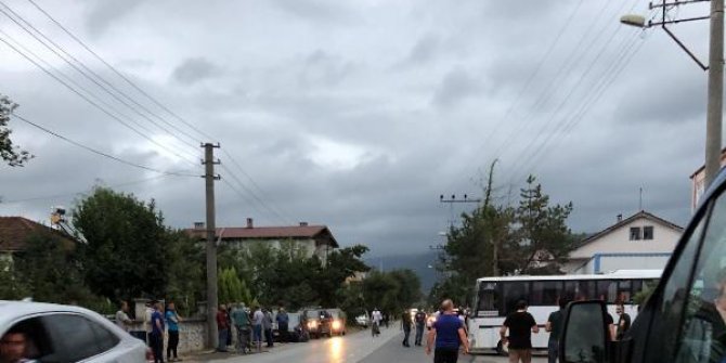 Eski eşini sokak ortasında bacağından vurdu