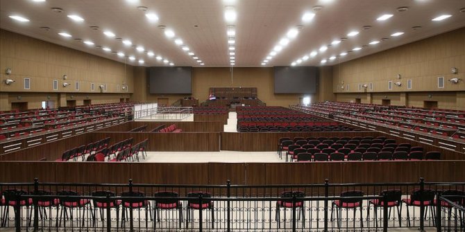 Sanıklardan darbeyi yöneten sivil imamlara saygı selamı