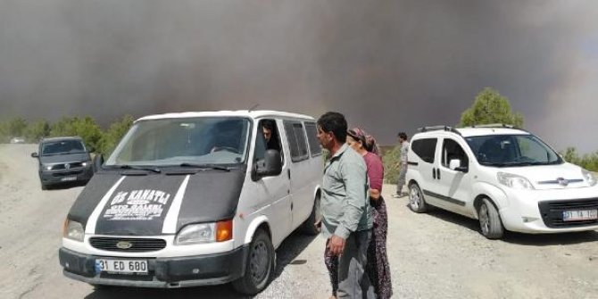 Hatay'da korkutan yangın, 3 yerleşim yerine yaklaştı