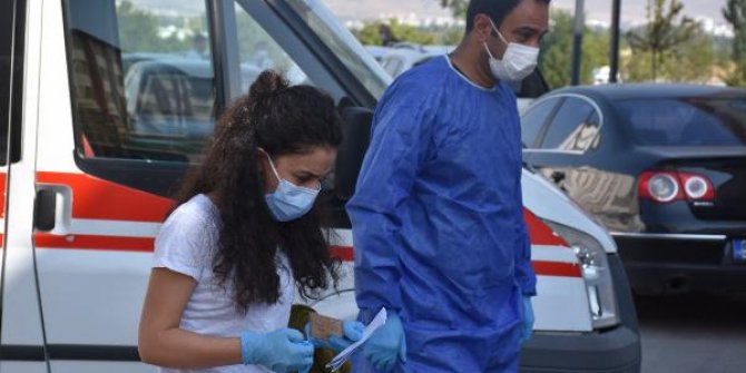 Sivas'ta, Covid-19 hastaları filyasyon ekiplerince KPSS'ye taşındı