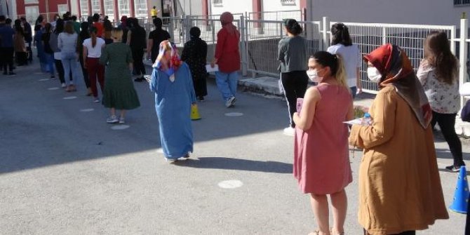 Çorum'da KPSS heyecanı; anne adayları da sınava katıldı