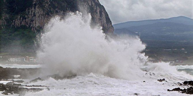 Haişen tayfunu Güney Kore'yi etkisi altına almaya başladı