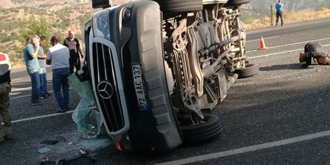 Bingöl'de, fındık işçilerinin minibüsü devrildi: 20 yaralı