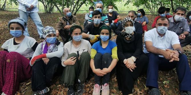 Sakarya Valisi Kaldırım mevsimlik işçileri ziyaret etti
