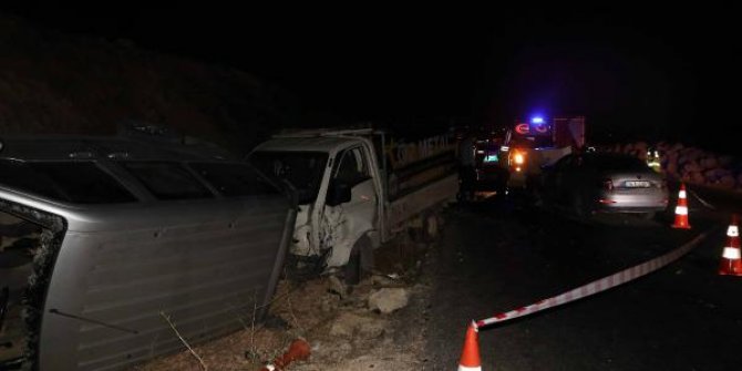 Gaziantep'te 4 aracın karıştığı zincirleme kaza: 4 ölü, 7 yaralı