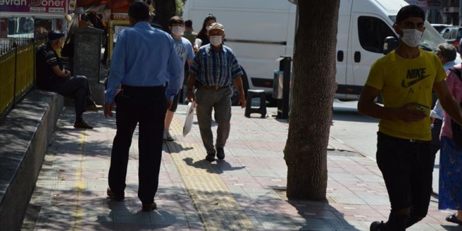 Afyonkarahisar ve Düzce'de karantina ihlali yapanlar yurtlara yerleştirilecek