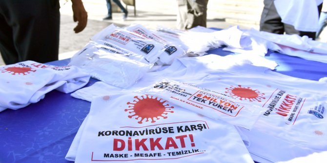 Koronaya karşı farkındalık tişörtleri dağıtıldı