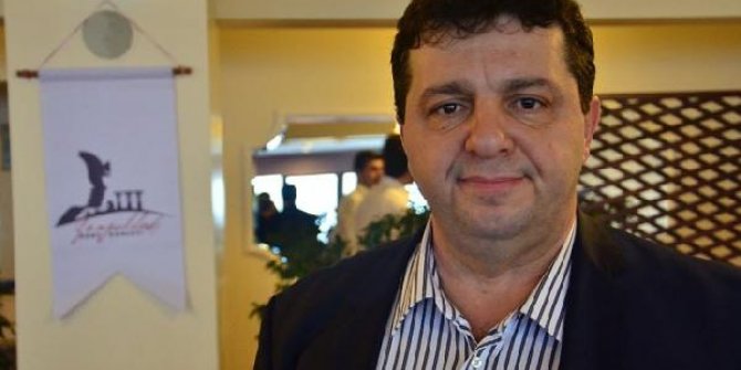 Kent Konseyi Başkanı'nın aracına tren çarptı
