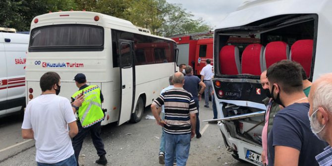 Akyazı'da zincirleme kaza: 17 yaralı