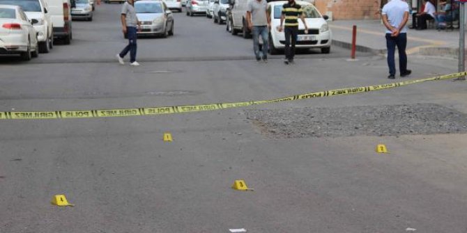 Diyarbakır'da husumetli gruplar arasında kavga: 2 yaralı