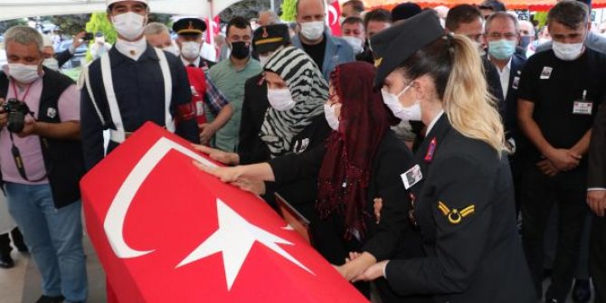 Şehit Yüzbaşı son yolculuğuna uğurlandı