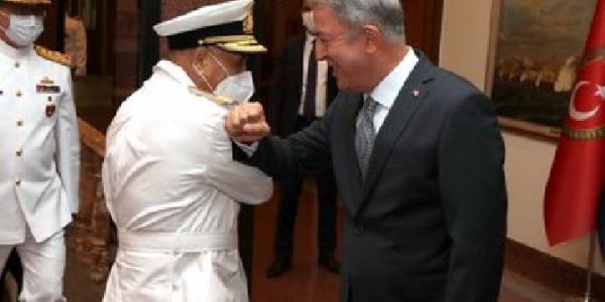Bakan Akar, Libya Deniz Kuvvetleri Komutanı Abuhulia’yı kabul etti