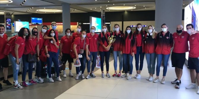 Balkan şampiyonu Türk Hava Yolları Kadın Voleybol Takımı yurda döndü