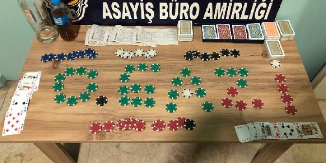 Bursa'da kahveye 'kumar' baskını: 13 kişiye 68 bin lira ceza