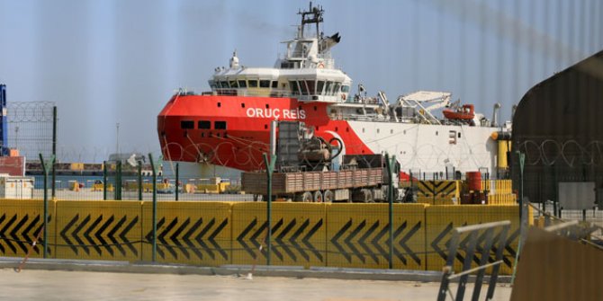 'Oruç Reis' Antalya Limanı'nda bakıma alındı