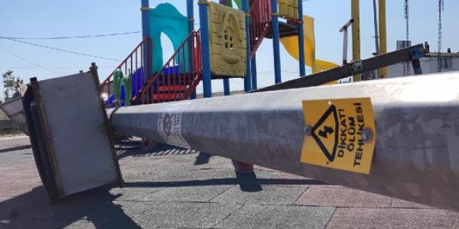 Arnavutköy'de parkta oynarken üzerine aydınlatma direği düşen çocuk ağır yaralandı