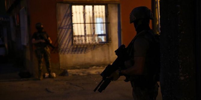 Muş'ta terör örgütü PKK ve iş birlikçilerine yönelik operasyonda 9 kişi yakalandı
