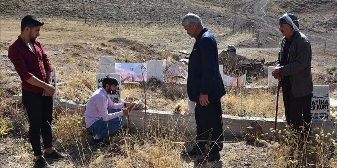 Hakkari'de 10 yıl önce PKK'nın katlettiği siviller anıldı