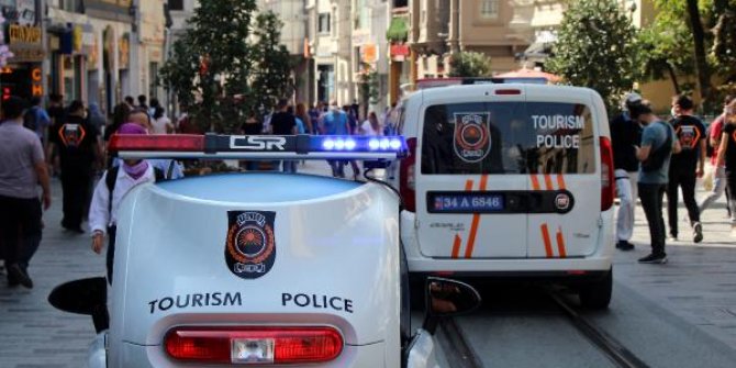 Taksim'de drone destekli koronavirüs denetimi