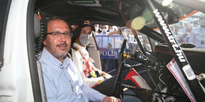 Bakan Kasapoğlu, WRC'de mücadele eden Türk sporculara başarılar diledi
