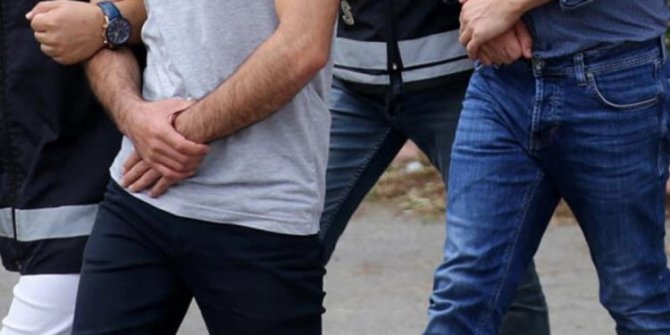 Ataşehir'de düzenlenen DHKP-C operasyonunda 2 kişi gözaltına alındı.