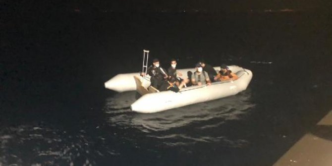 Muğla'da 17 kaçak göçmen kurtarıldı