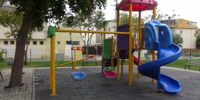 Parkta rezalet! Çocukların çığlıklarını duyan koştu