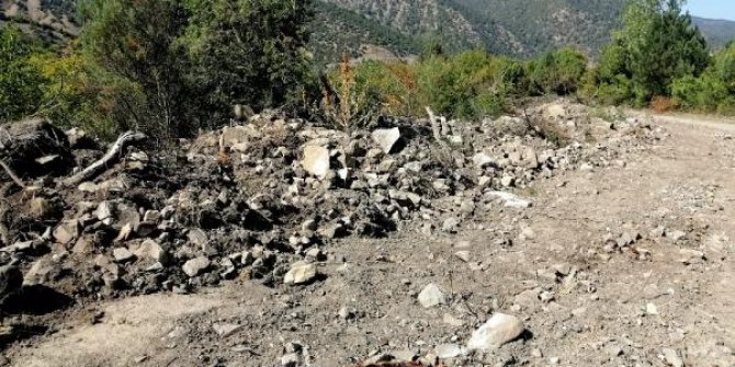 Yol çalışmasında mezarların tahrip edildiği iddia edildi
