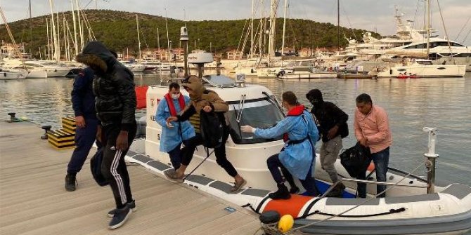 Çeşme'de 10 kaçak göçmen kurtarıldı