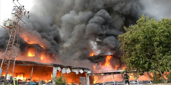 Tokat'ta bir AVM'de yangın çıktı