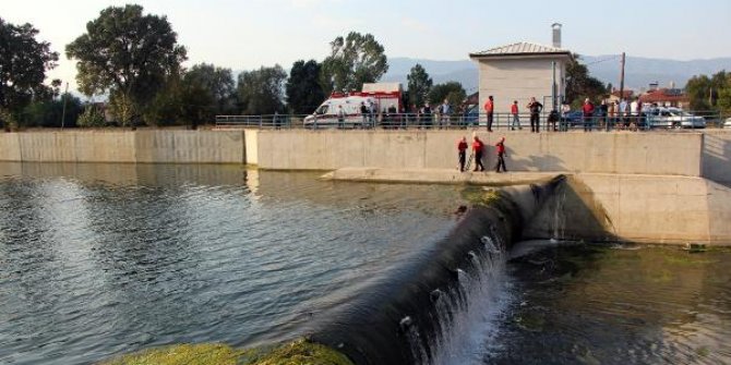 Ayağına yosun dolanan çocuk, suya düşerek boğuldu