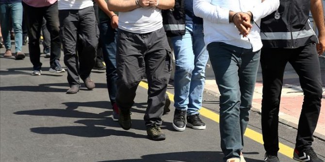 ByLock kullanıcısı olduğu belirlenen 15 şüpheliden 12'si Ankara'da gözaltına alındı
