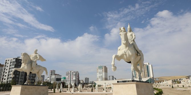 Türk tarihi tüm yönleri sergilenecek