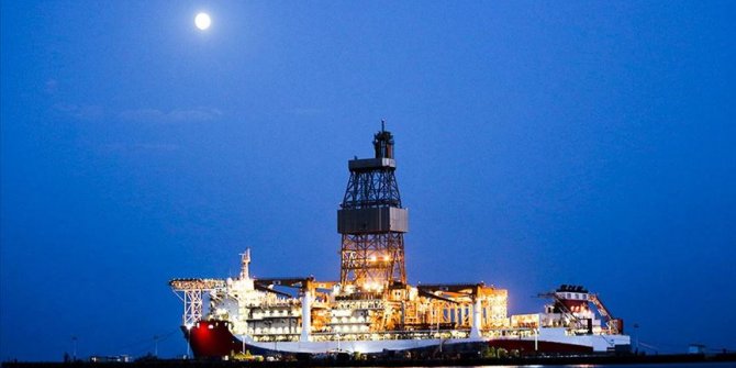 Kanuni sondaj gemisi, boğaz geçişi hazırlıkları için Haydarpaşa'ya gelecek