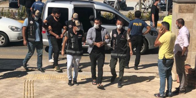 Didim'de uyuşturucu tacirlerinin evinden cephanelik çıktı: 2 tutuklama