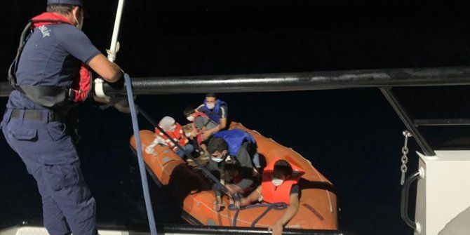 Muğla'da Türk kara sularına itilen 6 sığınmacı kurtarıldı