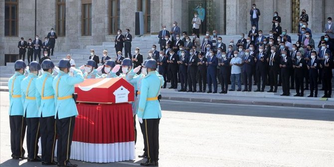 Vefat eden eski Bakan Zeki Ergezen için TBMM'de tören