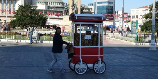 Taksim'de sembol olan simit tezgahları kaldırılıyor
