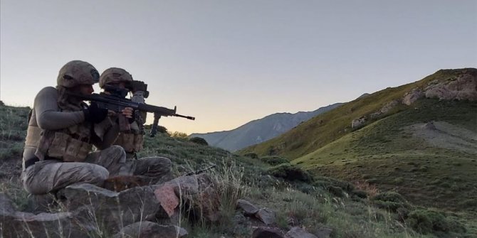 Mehmetçik’ten, Suriye’nin kuzeyindeki teröristlere geçit yok!