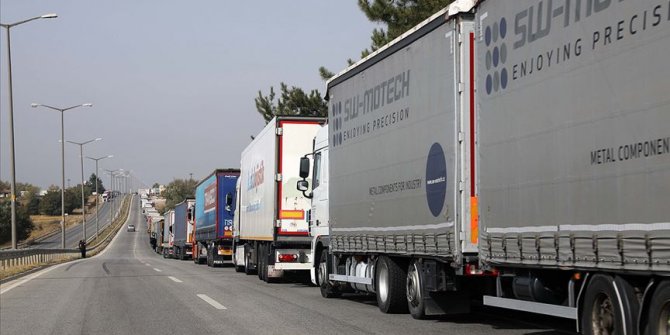 Avrupa'ya açılan sınır kapılarında tır kuyruğu