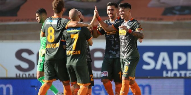 Alanyaspor performansıyla göz dolduruyor