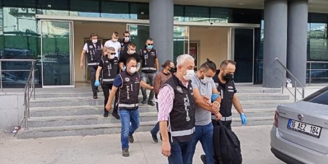 Bursa'da silahlı suç örgütüne operasyon; 1'i polis 3 kişi tutuklandı