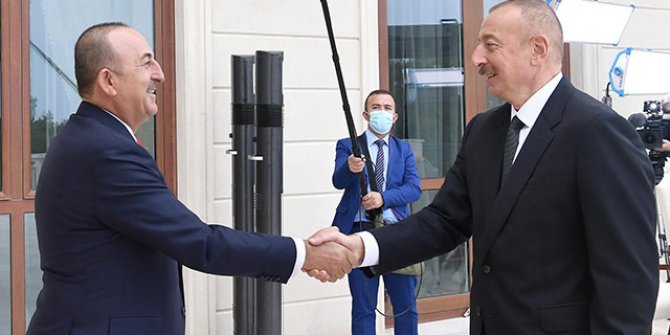 Dışişleri Bakanı Çavuoğlu Azerbaycan Cumhurbaşkanı Aliyev ile bir araya geldi