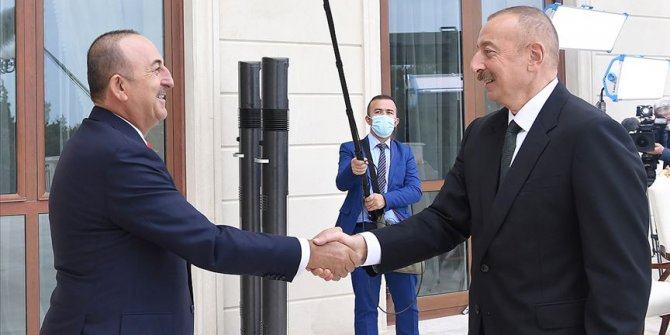 Çavuşoğlu'ndan Azerbaycan resti: Dünya bunu böyle gitmeyeceğini anlamalı