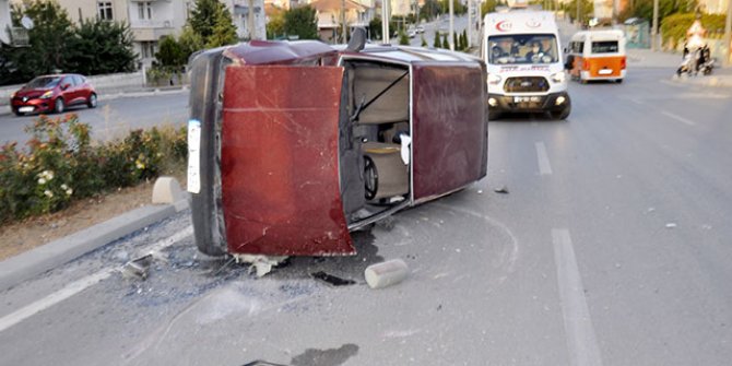 Karaman'da otomobil takla attı, sürücü yaralı 