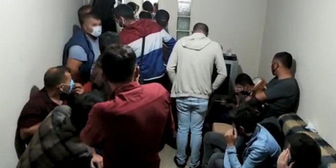 Eskişehir’de kumar oynarken yakalanan 56 kişiye 176 bin 400 lira ceza