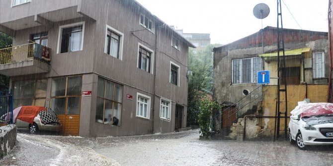 İstanbul'da beklenen sağanak ve doluya karşı vatandaşlar önlem aldı